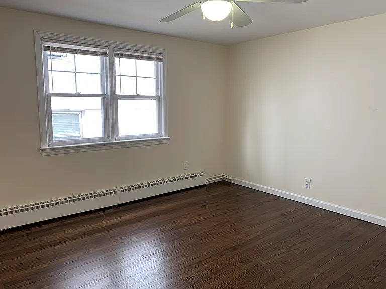 24 Hall Ave — Photo 17