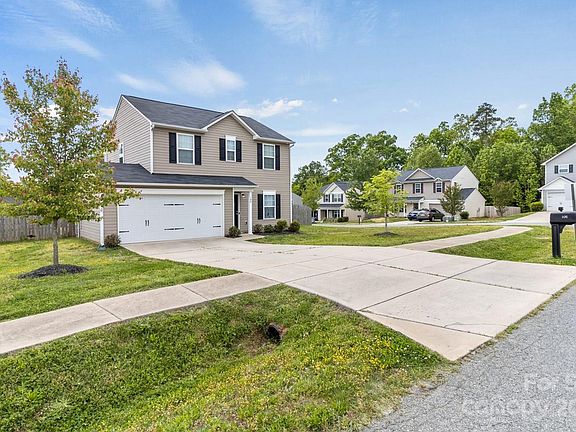 2nd image of 106 Olivia Ln