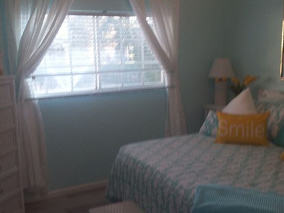 5th image of 556 7th Sq APT 102