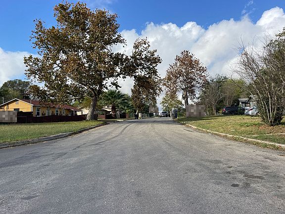 5th image of 111 Cravens Ave