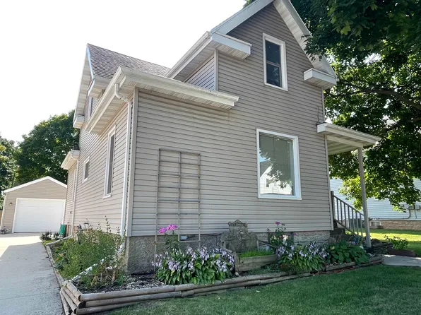 119 Oak St, Brillion, WI 54110