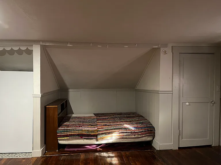 621 S Locust Ave — Photo 2