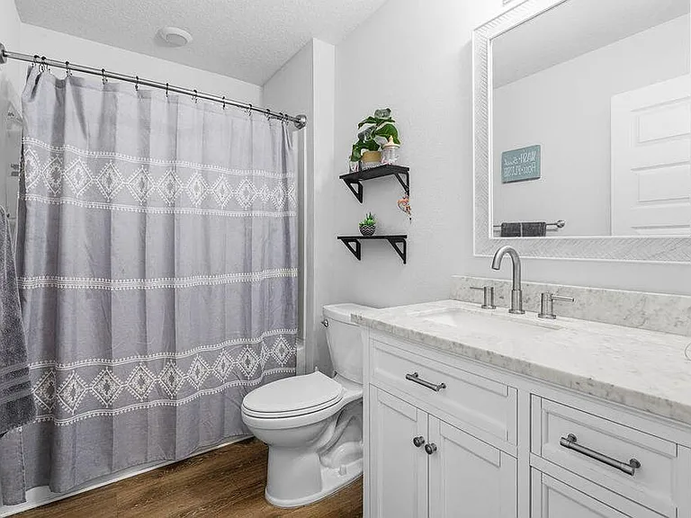 417 Scarborough St — Photo 8