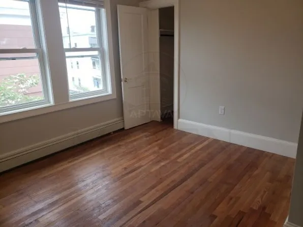 80-82 Grant St #1, Somerville, MA 02145