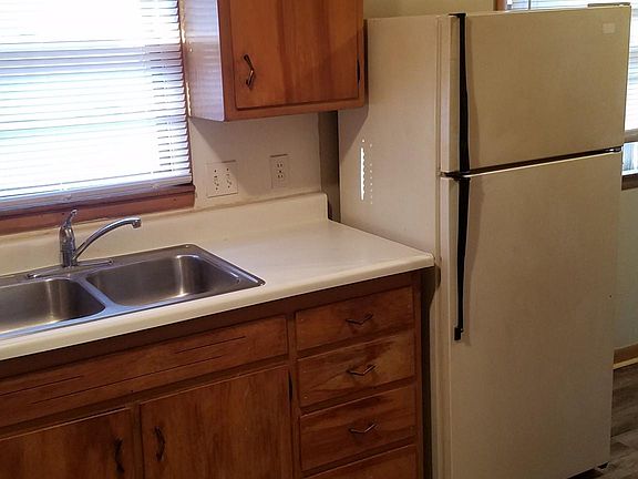 Kitchen, brand new floor.