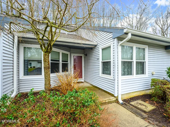 322 Sunshine Court, Englishtown, NJ 07726