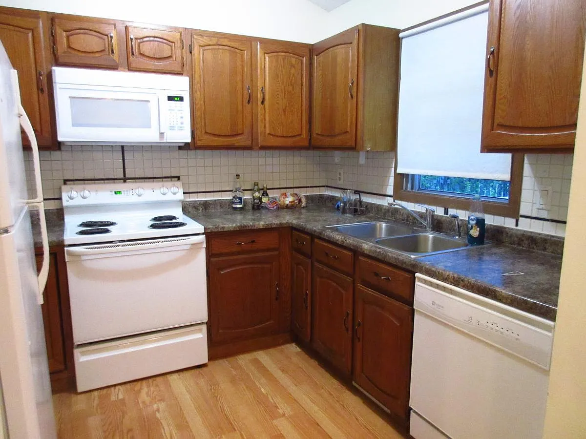 3 bed, 1550 sqft, $2,430 — Photo 3