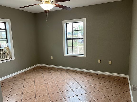 3rd image of 9149 N Valley Dr