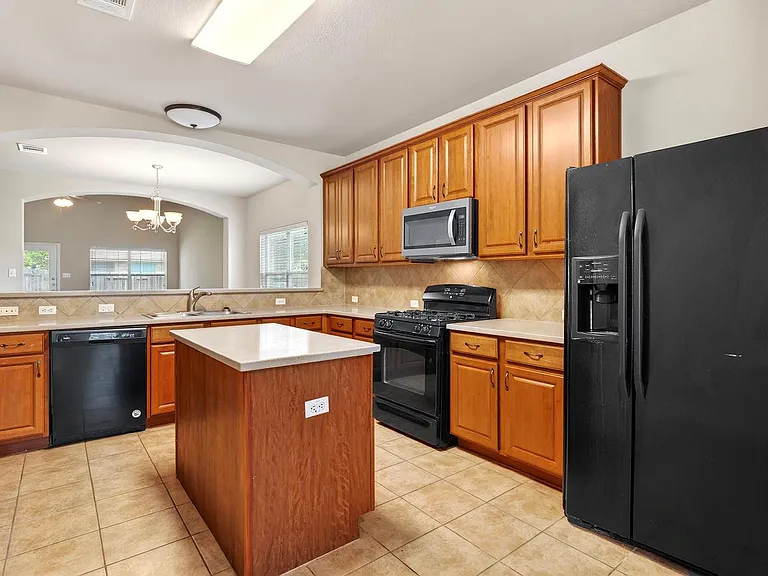 4489 Western Lake Dr — Photo 32