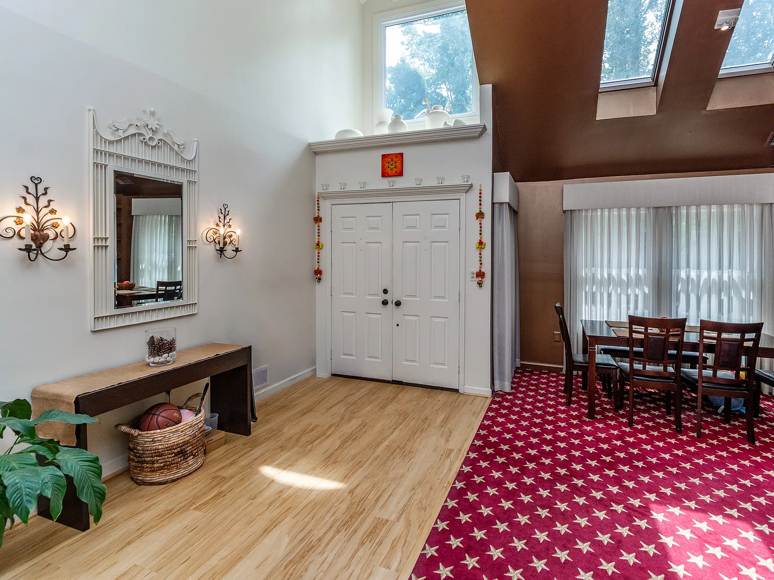 3 bed, 2.5 bath, 2210 sqft, $4,300 — Photo 4