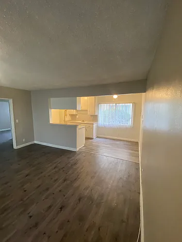 Carlton Apartments Photo 1