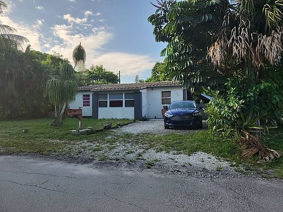 3rd image of 728 NW 17th St