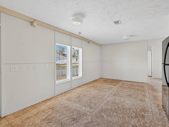 4th image of 250 Nelle Ave #19.5