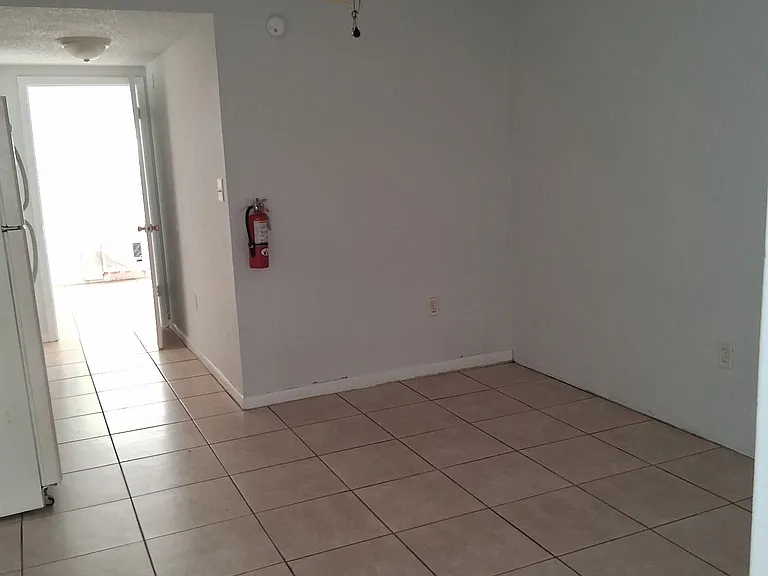 27 W Crystal Ave #101 — Photo 4