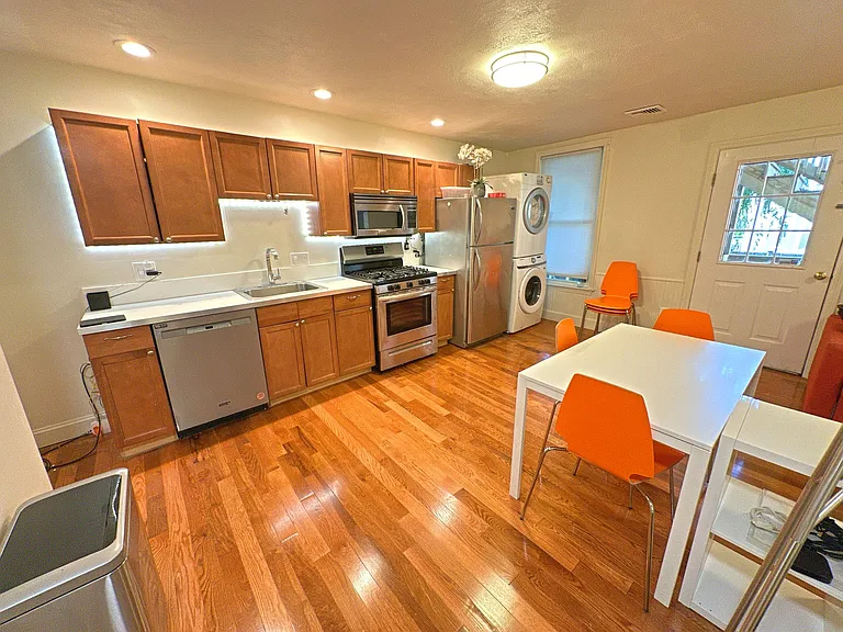 130 W 8th St #1 — Photo 12