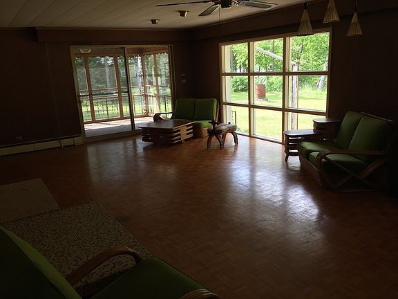 dining area & screened patio