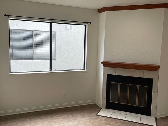4th image of 4175 Swift Ave Unit 9