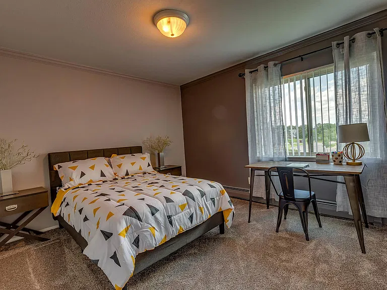 Towne Square Apartments and Townhomes — Photo 42