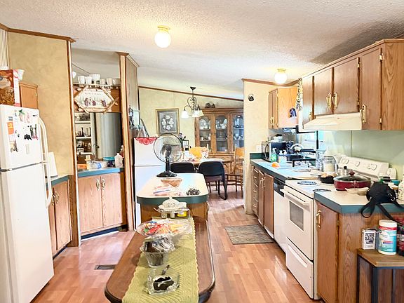 5th image of 215 Brewer Hill Rd
