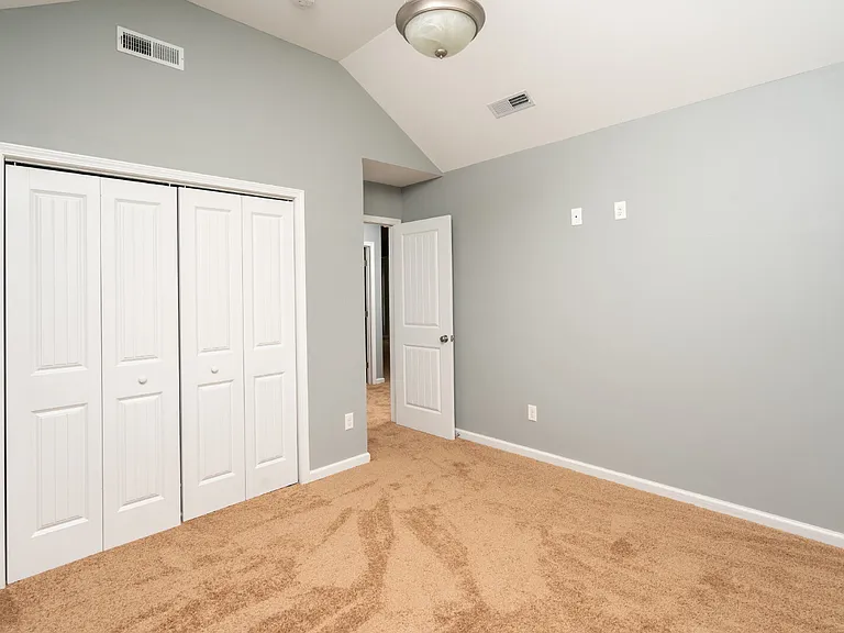 2860 Foxcroft Cir — Photo 17