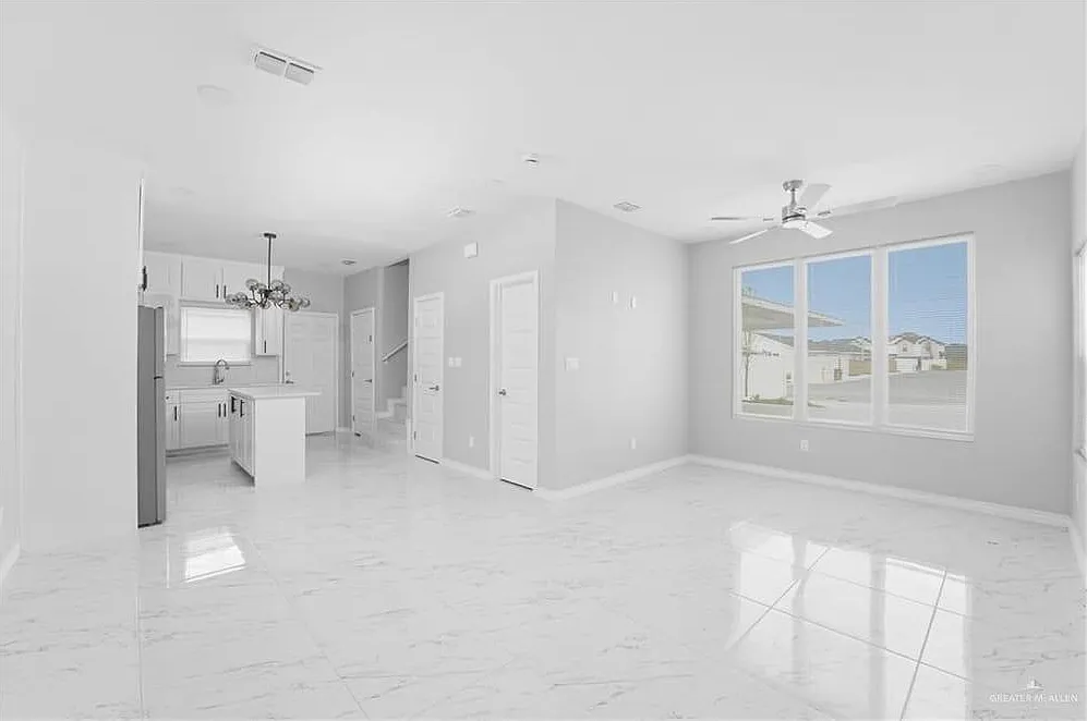 2 bed, 2.5 bath, 11 sqft, $1,500 — Photo 3