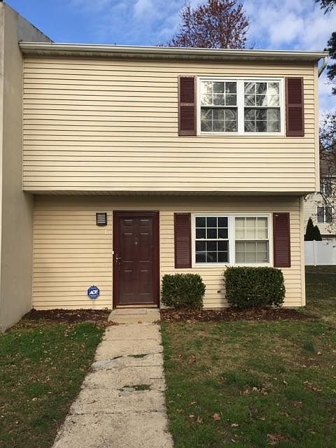 1st image of 15 Sally Ann Pl