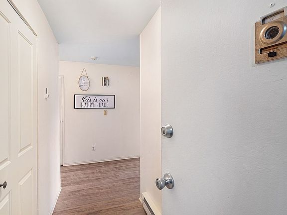 2nd image of 798 Eves Dr #3F-8006