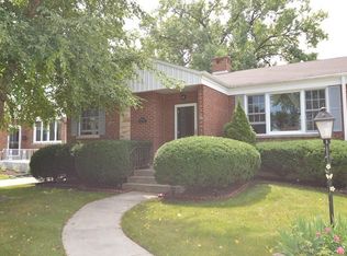 9851 Drury Ln, Westchester, IL 60154