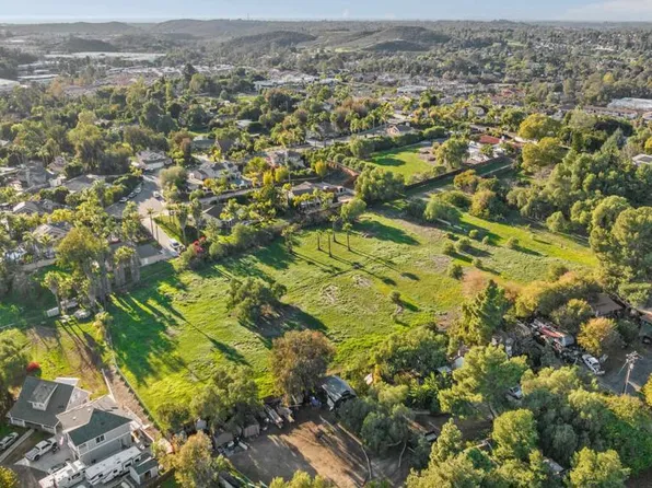 668 Plumosa Ave, Vista, CA 92081