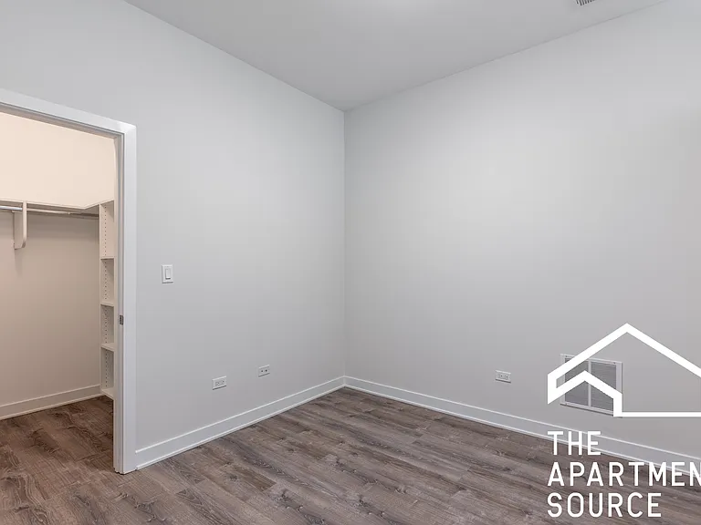 2247 W Lawrence Ave #2 — Photo 5