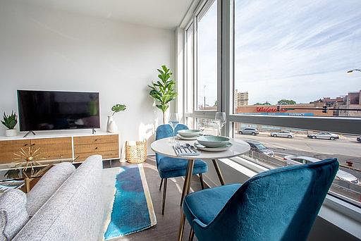5th image of 1983 N Milwaukee Ave #622