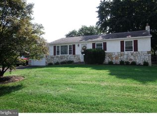 707 Valley Rd, Warminster, PA 18974