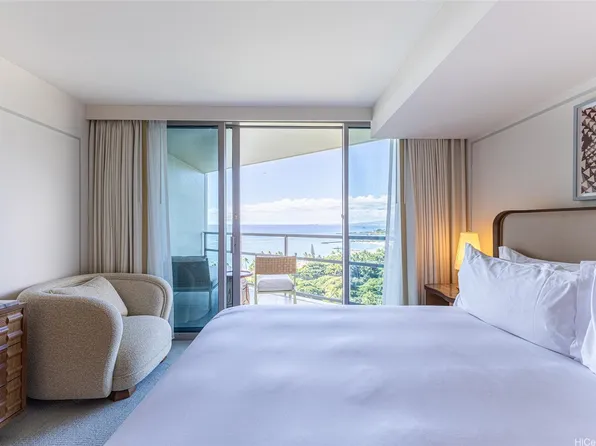 223 Saratoga Rd #2015, Honolulu, HI 96815