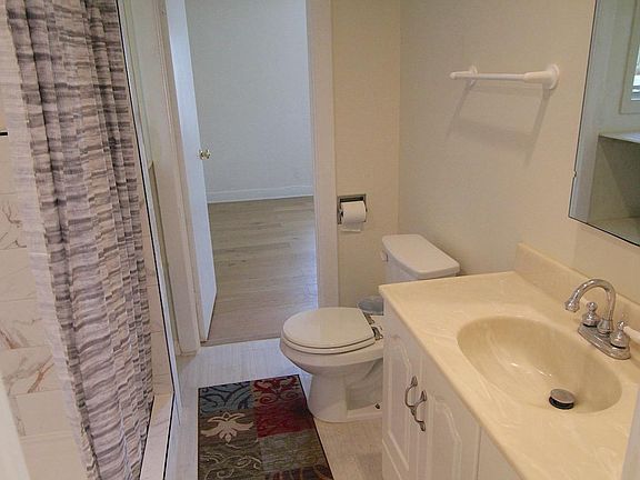 5th image of 709 N La Fayette Park Pl #709