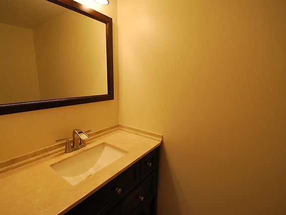 4th image of 5 Washington St