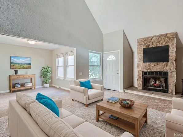 2852 S Vaughn Way, Aurora, CO 80014