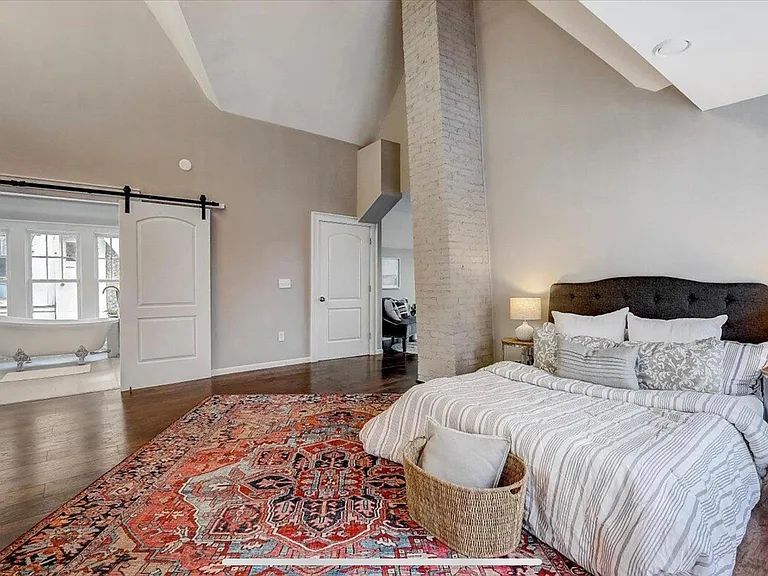2908 W McKinley Blvd — Photo 22