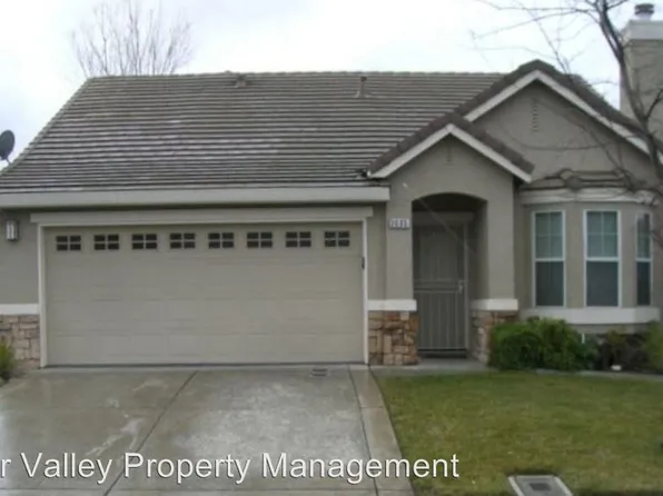 3695 Saintsbury Dr, Sacramento, CA 95834