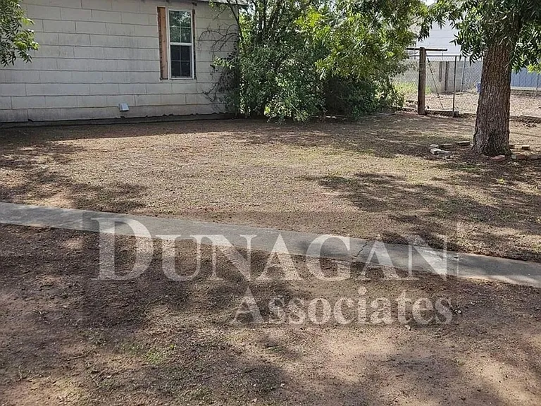 705 N Elm St — Photo 7