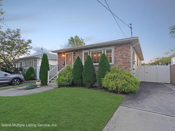 168 Woods Of Arden Rd, Staten Island, NY 10312