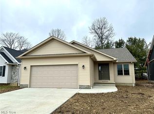 264 Potters Cir, Girard, OH 44420