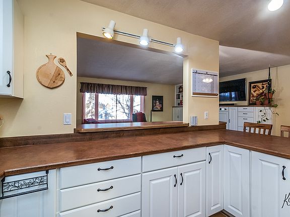3rd image of 5155 Chilkoot Dr