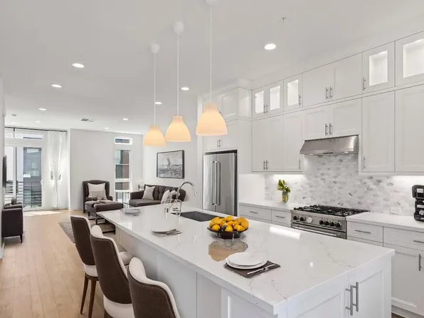 2126 Starling Ln, Alameda, CA 94501