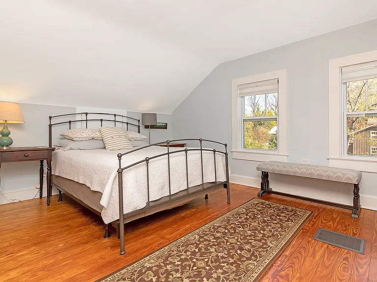 63 Lingerlong Ln — Photo 13