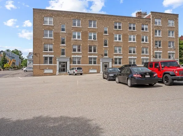 6 Chatham Pl APT 8, Worcester, MA 01609