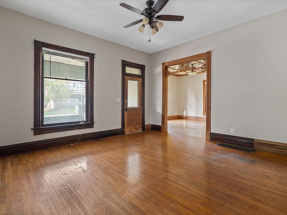 5th image of 428 W Main St