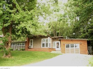 3725 S Hametown Rd, Barberton, OH 44203