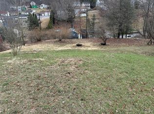 220 Entwistle St, Weatherly, PA 18255