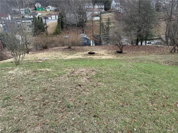 220 Entwistle St, Weatherly, PA 18255