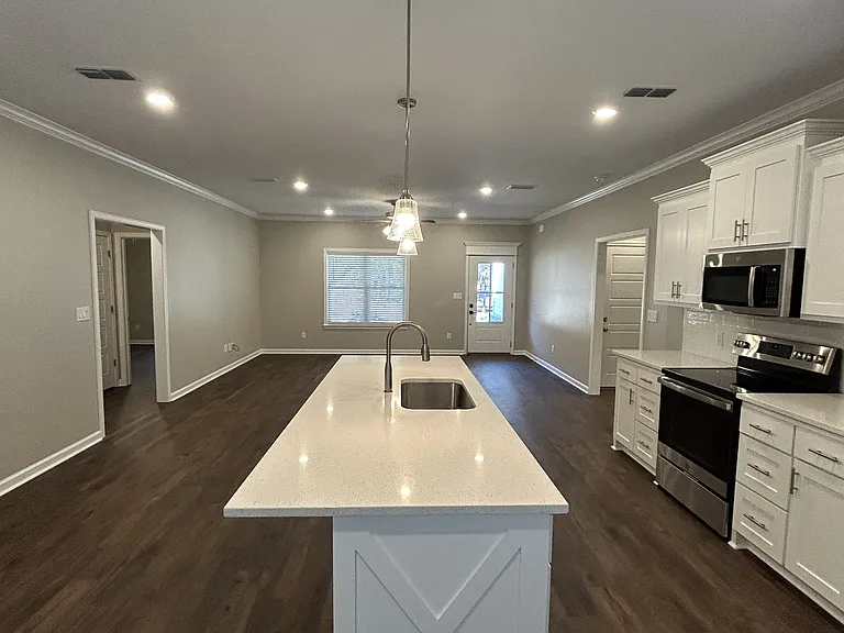 121 Stonebriar Dr — Photo 4